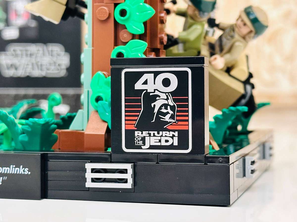 Lego Star Wars Retired Endor Speeder Chase Diorama 40th Anniversary Collectable Set