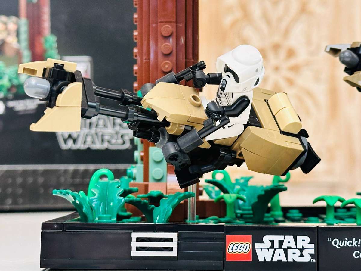 Lego Star Wars Retired Endor Speeder Chase Diorama 40th Anniversary Collectable Set