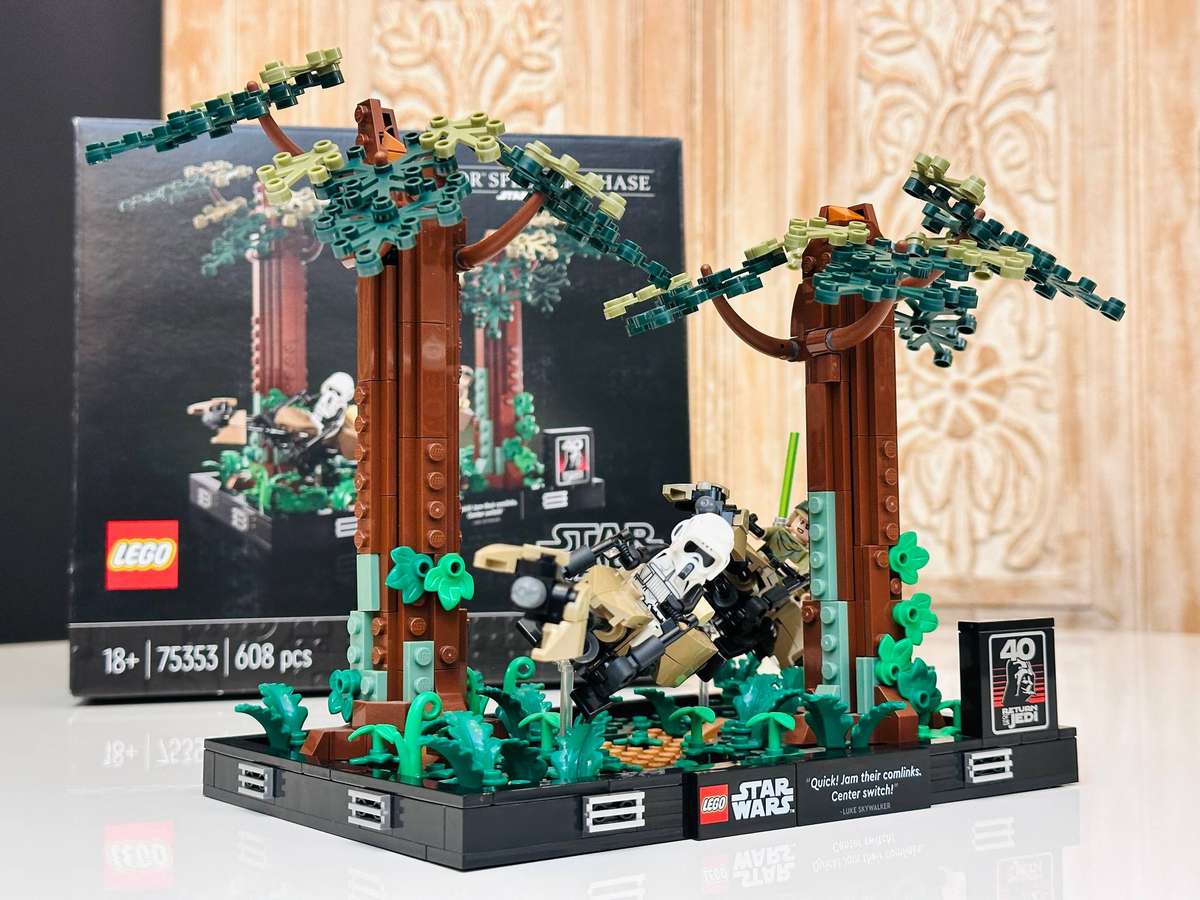 Lego Star Wars Retired Endor Speeder Chase Diorama 40th Anniversary Collectable Set
