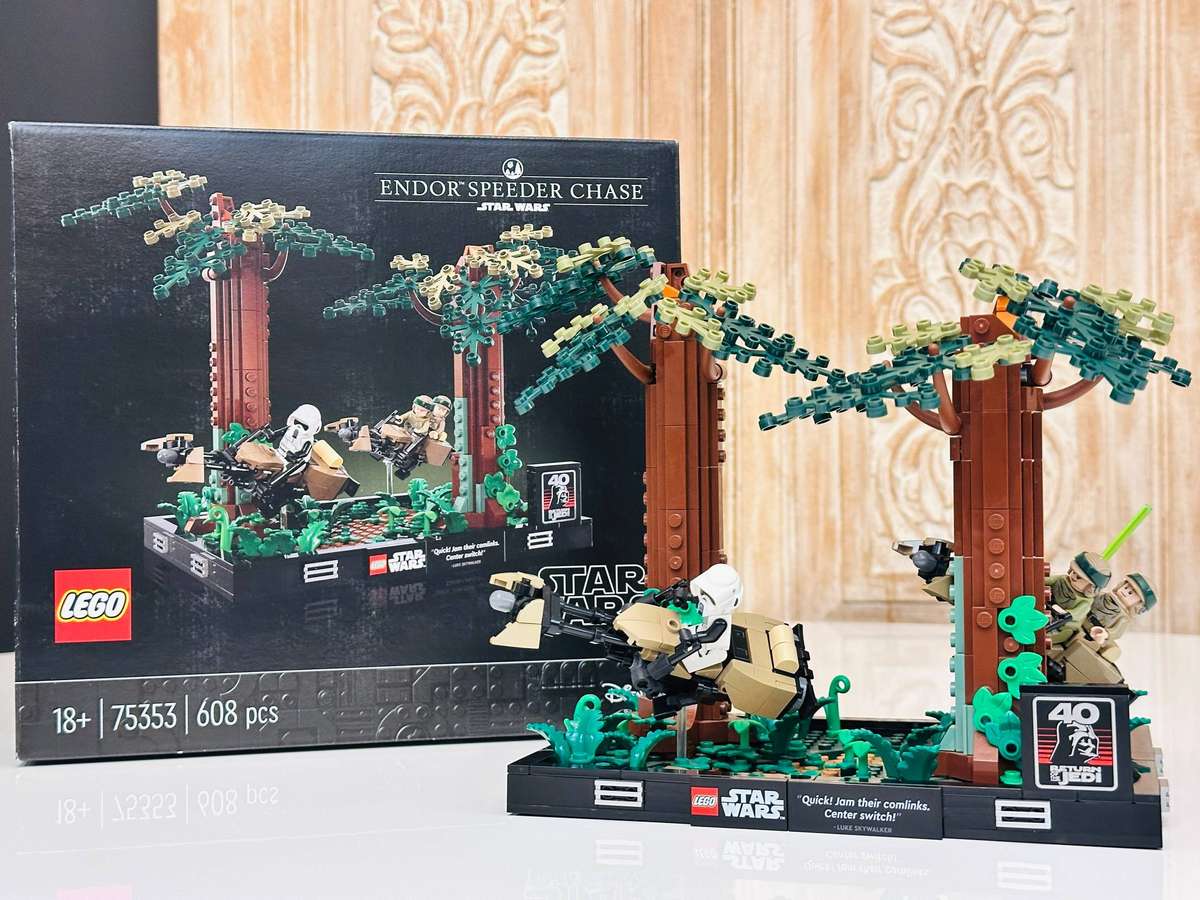 Lego Star Wars Retired Endor Speeder Chase Diorama 40th Anniversary Collectable Set