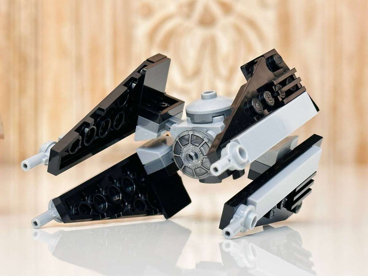 Lego Retired Darth Vader & Obi-Wan with Star Wars Collectable Selection