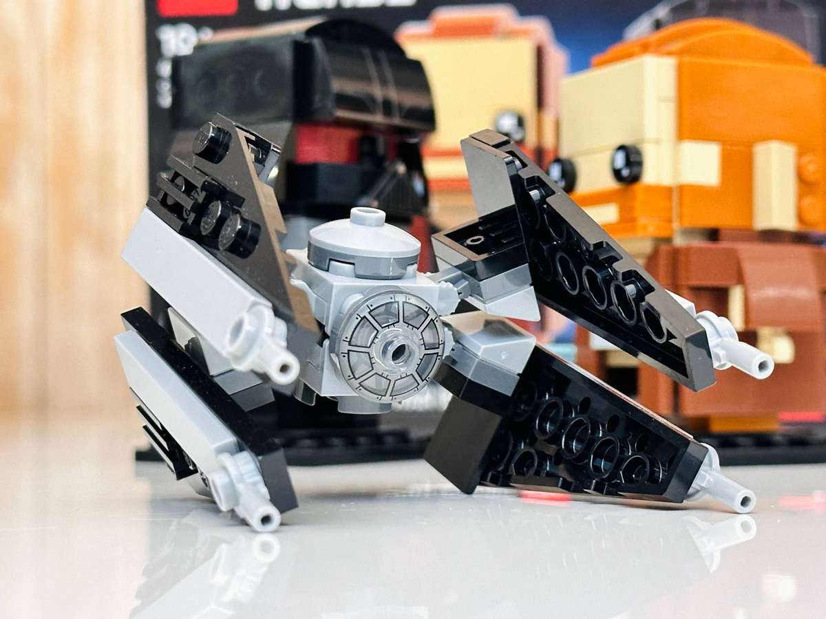 Lego Retired Darth Vader & Obi-Wan with Star Wars Collectable Selection