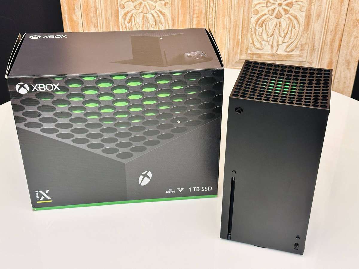 Xbox Series X 1TB 4K with Original Controller & Box