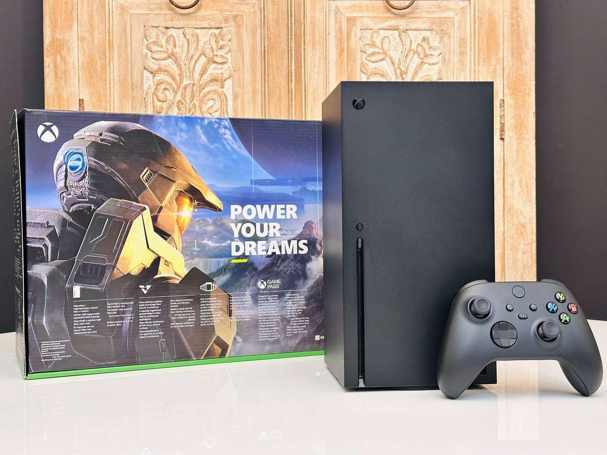 Xbox Series X 1TB 4K with Original Controller & Box