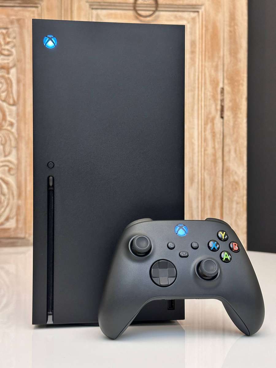 Xbox Series X 1TB 4K with Original Controller & Box