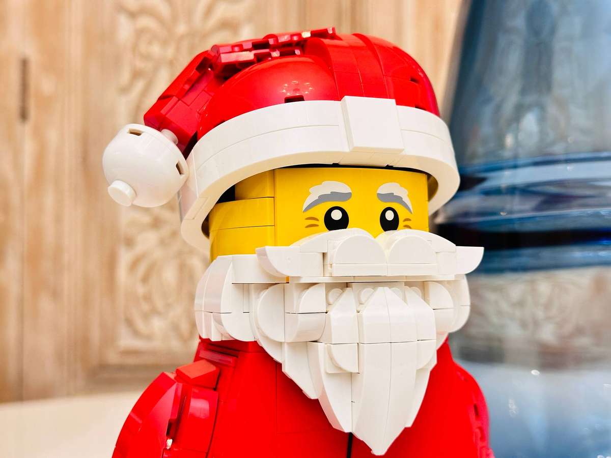 Lego Iconic Upscaled Santa Minifigure Large Collectable Set with Original Box