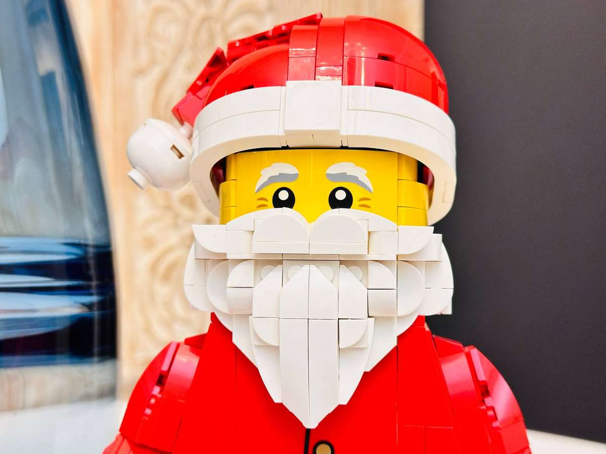 Lego Iconic Upscaled Santa Minifigure Large Collectable Set with Original Box