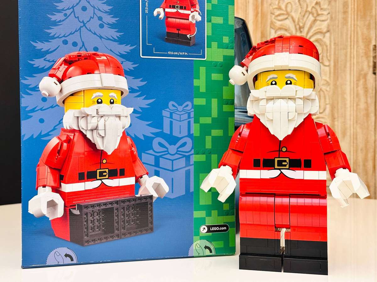 Lego Iconic Upscaled Santa Minifigure Large Collectable Set with Original Box