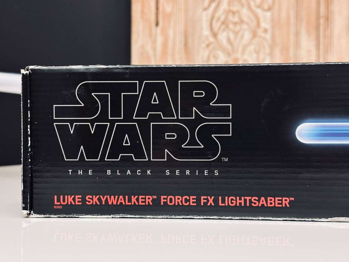Star Wars Black Series Force FX Collectors Luke Skywalker Lightsaber with Original Box