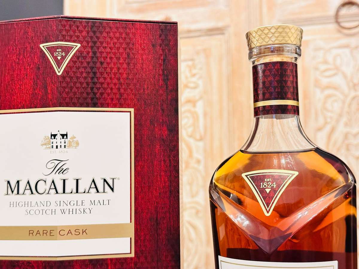 The Macallan Rare Cask 2021 Limited Edition in Macallan Showcase