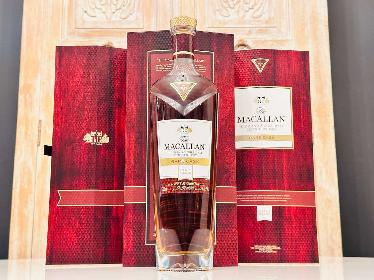 The Macallan Rare Cask 2021 Limited Edition in Macallan Showcase