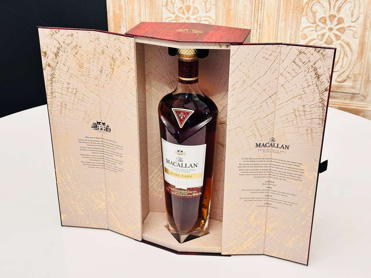 The Macallan Rare Cask 2021 Limited Edition in Macallan Showcase