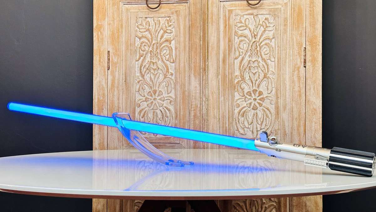 Star Wars Black Series Force FX Collectors Luke Skywalker Lightsaber with Original Box