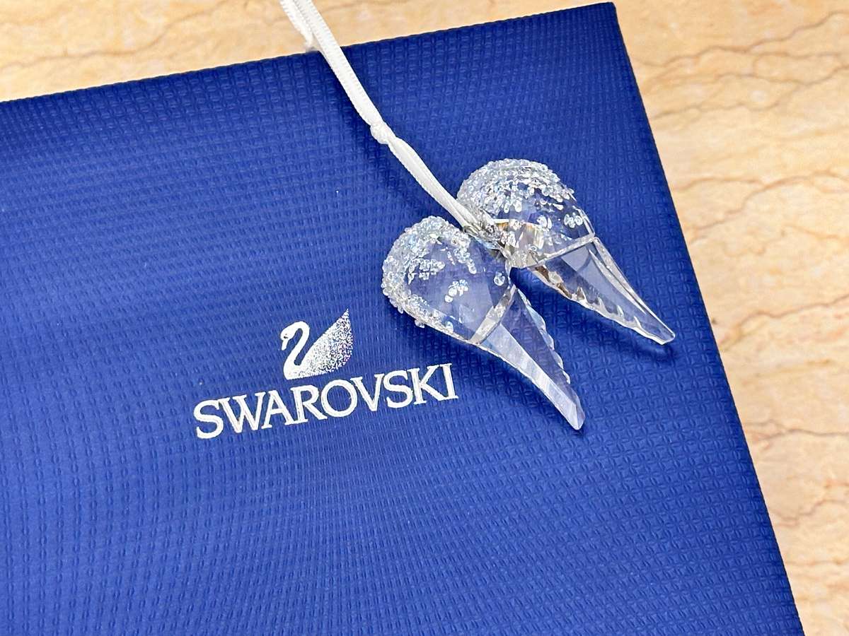 Exquisite SWAROVSKI Angel Wings Collectable