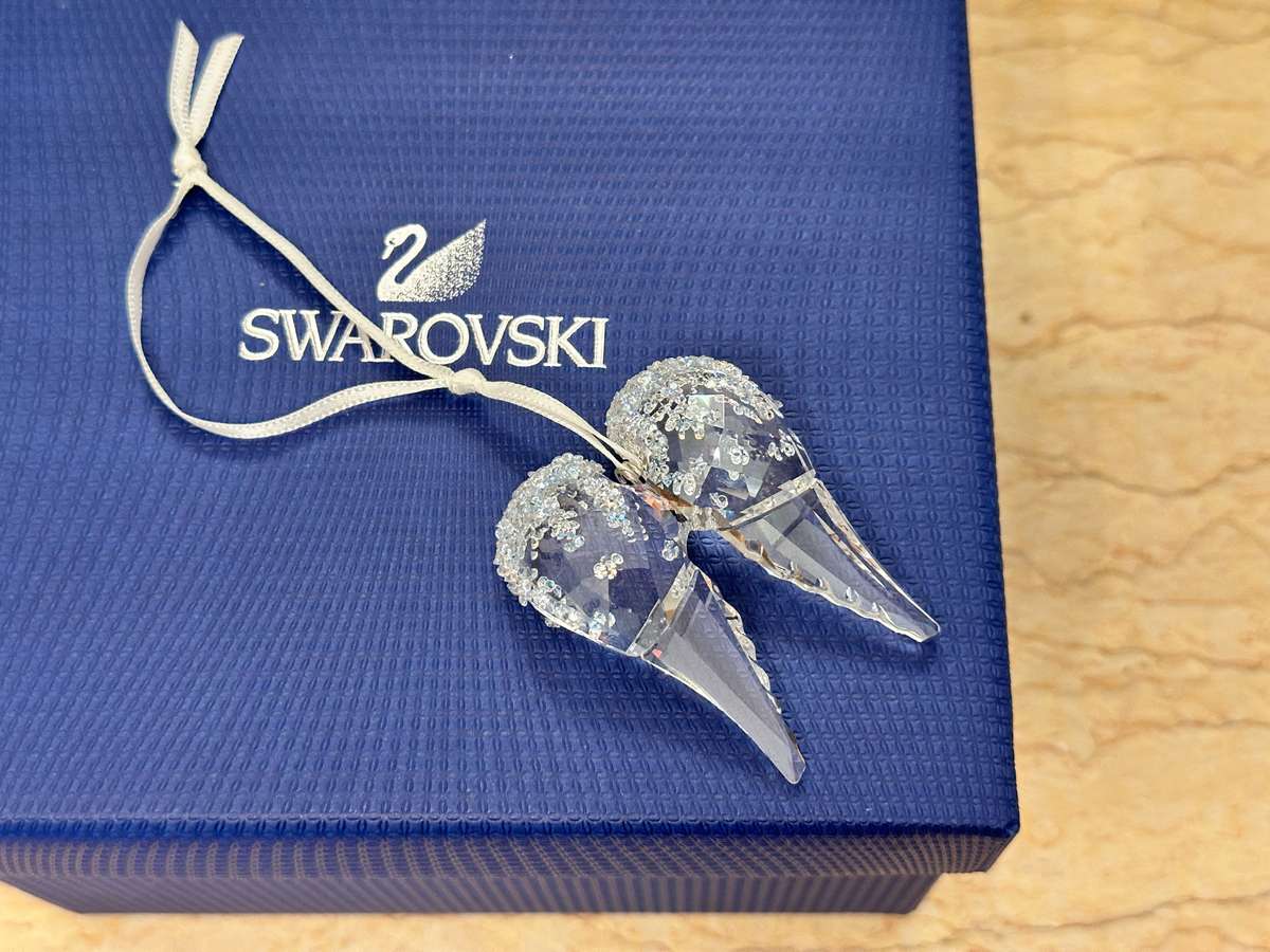 Exquisite SWAROVSKI Angel Wings Collectable