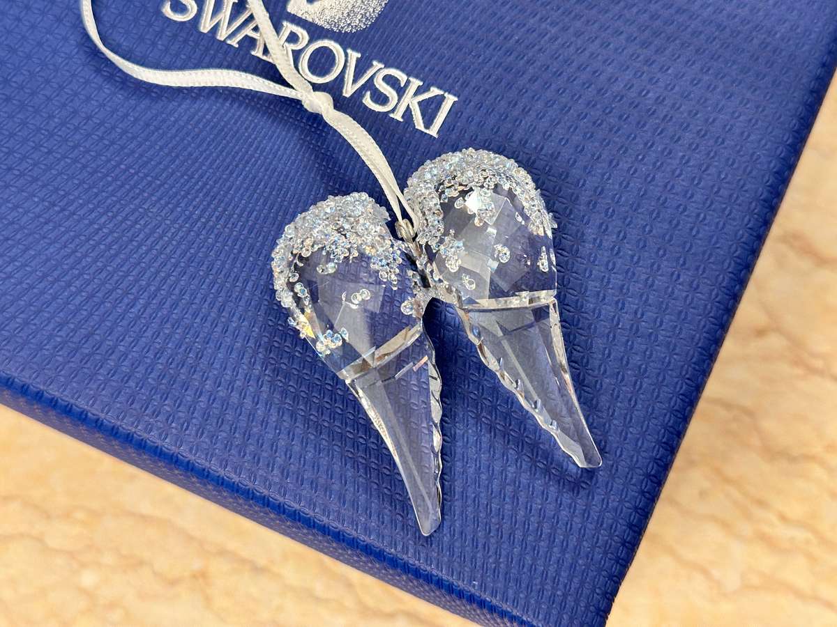 Exquisite SWAROVSKI Angel Wings Collectable