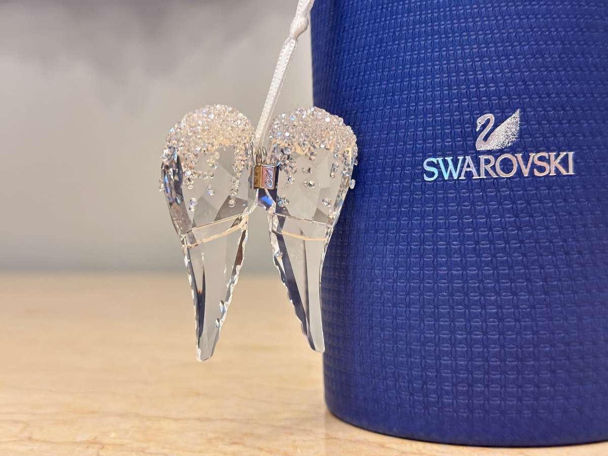 Exquisite SWAROVSKI Angel Wings Collectable