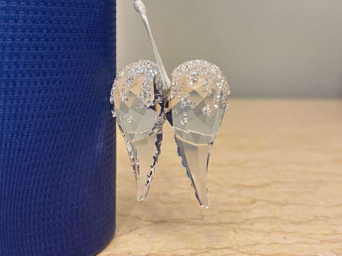 Exquisite SWAROVSKI Angel Wings Collectable