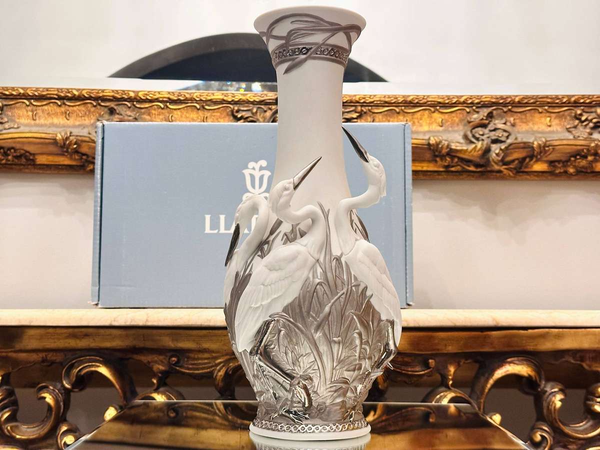 Lladro 2007 Retired Herons Realm Large Collectors Edition Vase with Original Box