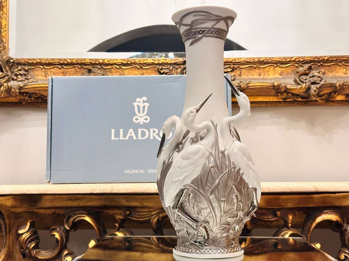 Lladro 2007 Retired Herons Realm Large Collectors Edition Vase with Original Box