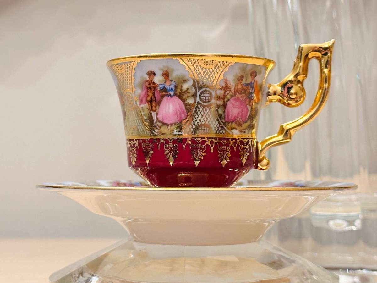Vintage Bavaria Hand Painted Gilt Collectable Cup