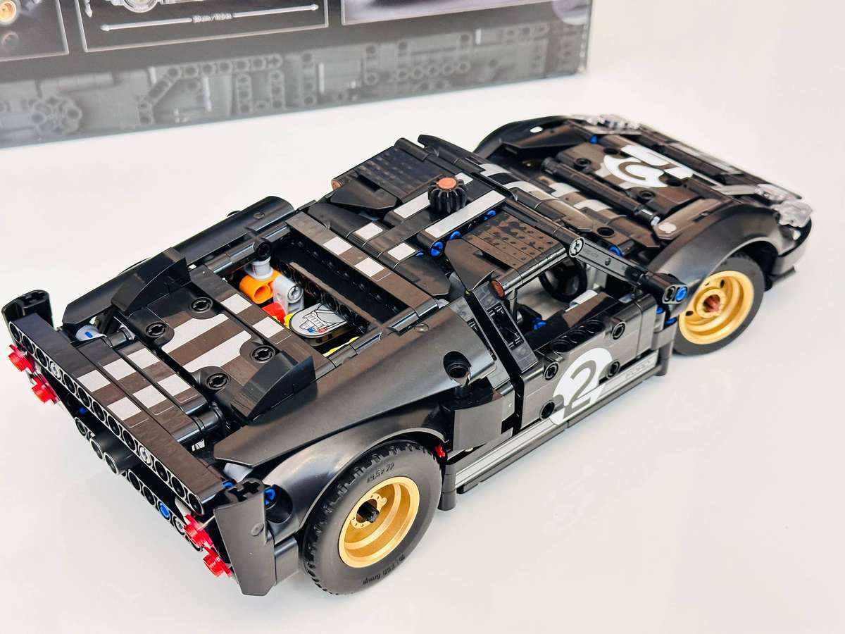 Lego Iconic Ford GT40 MKII Technic Collectable Set with Original Box