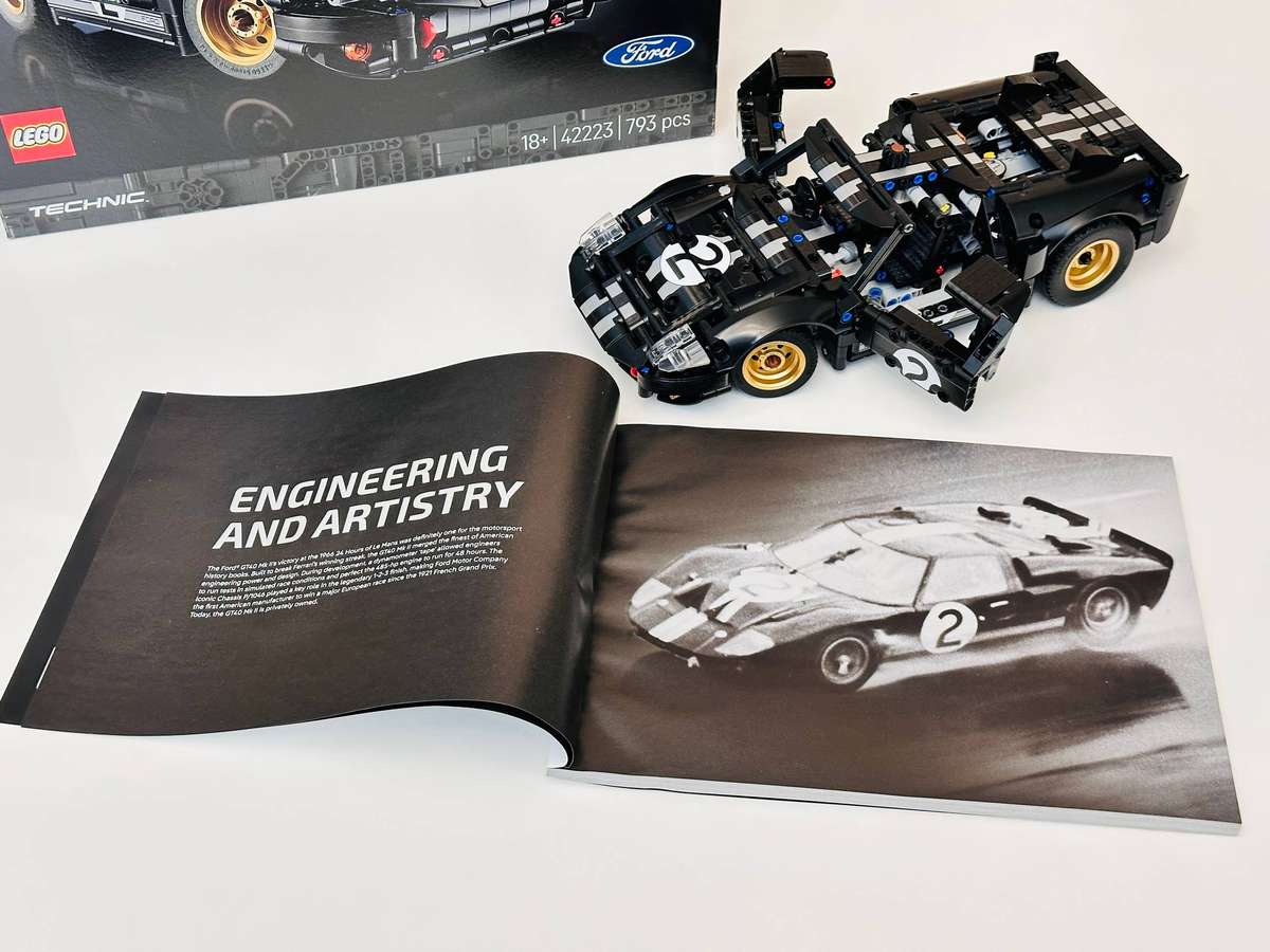 Lego Iconic Ford GT40 MKII Technic Collectable Set with Original Box