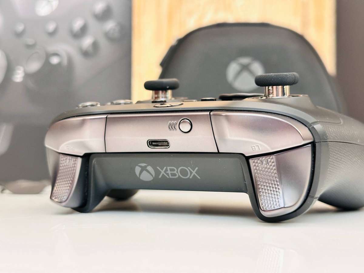 Xbox Elite Series 2 Controller with Original Box