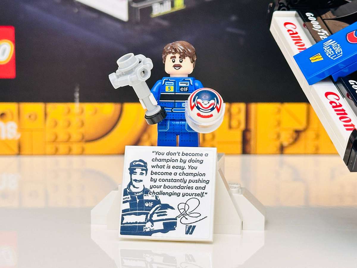 Lego Iconic F1 Nigel Mansell Williams Racing Collectable Model with Original Box