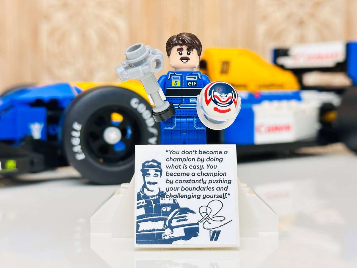 Lego Iconic F1 Nigel Mansell Williams Racing Collectable Model with Original Box