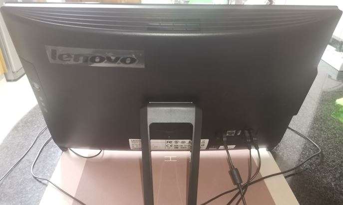 Lenovo C260 AIO - 19.5" LED - 2GB RAM/ 500GB HDD + Windows 10 - Excellent conditon