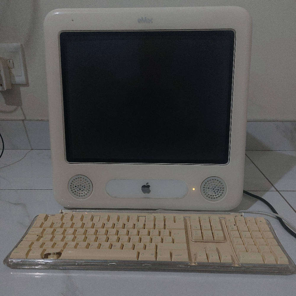 Vintage eMac computer