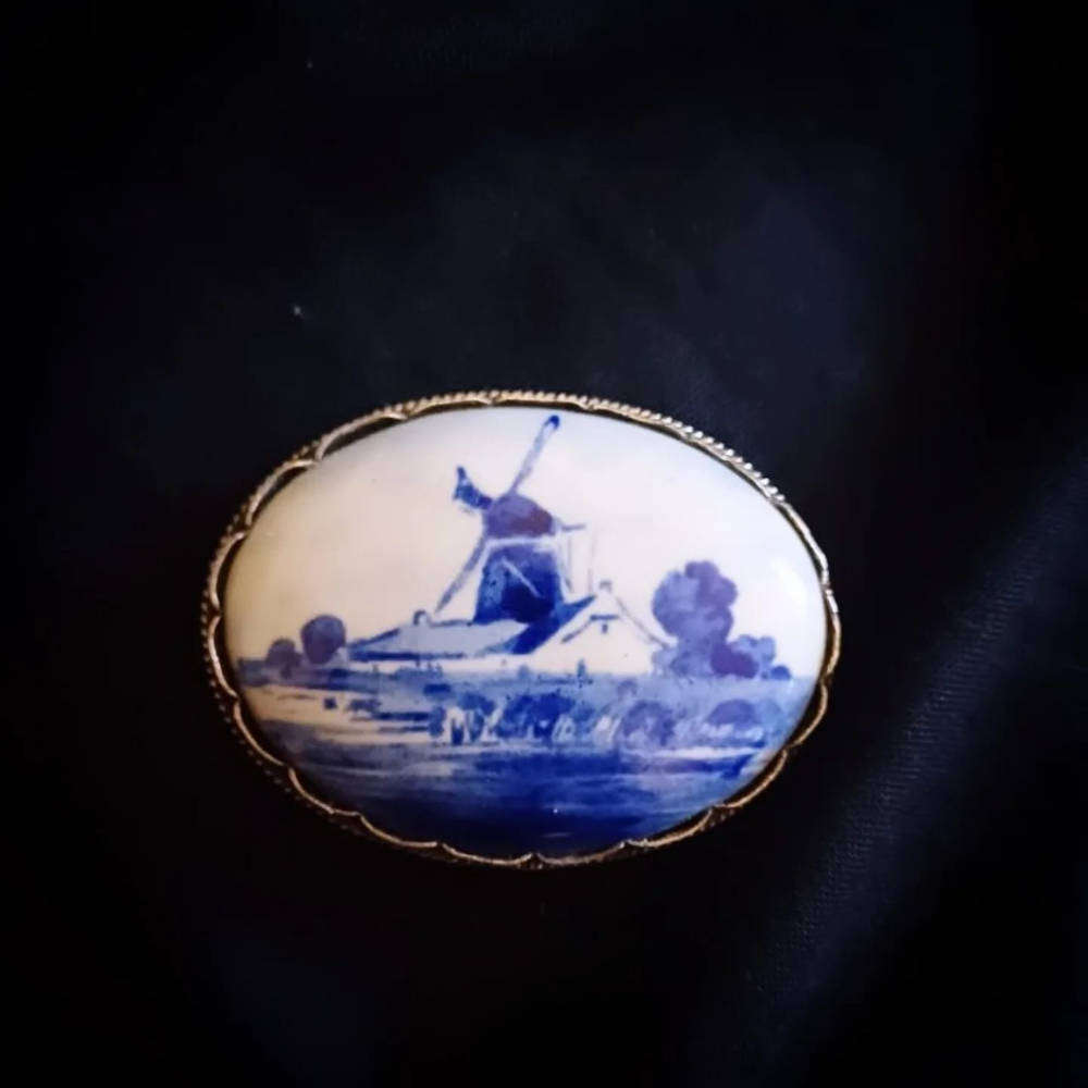 Vintage Sterling Silver Delft Brooch