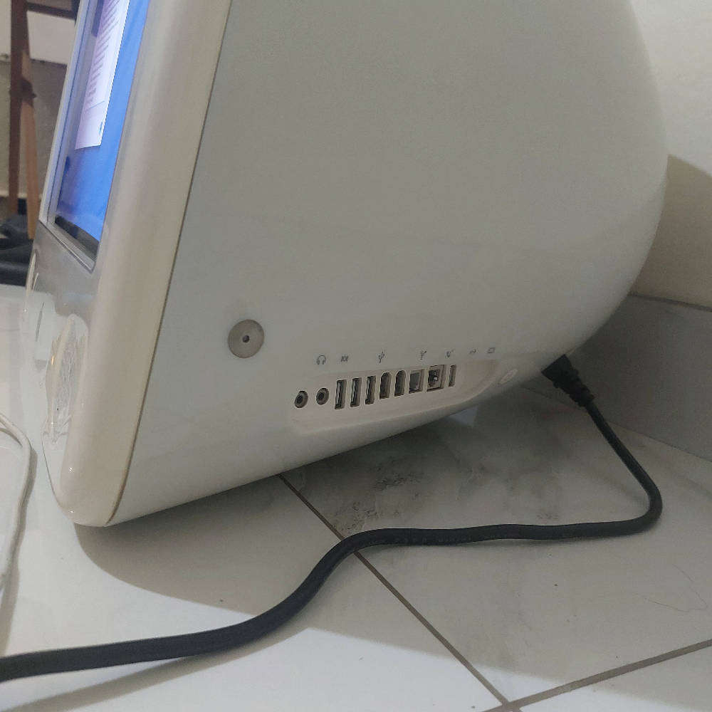Vintage eMac computer