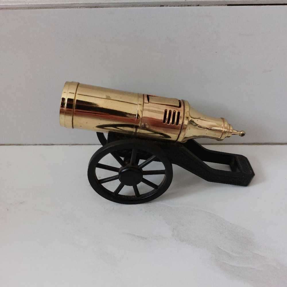 Vintage modern Cannon table lighter