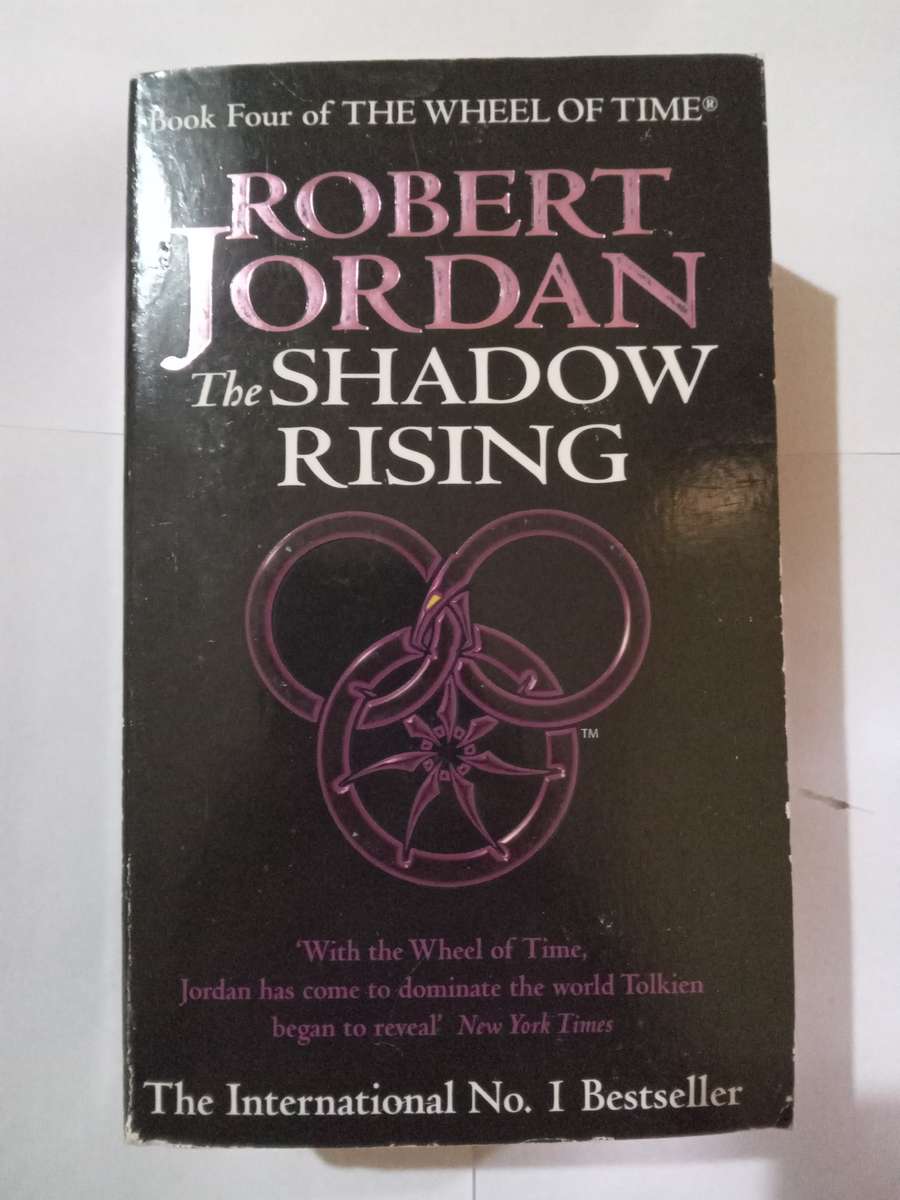 The SHADOW RISING - by - Robert Jordan - 1990