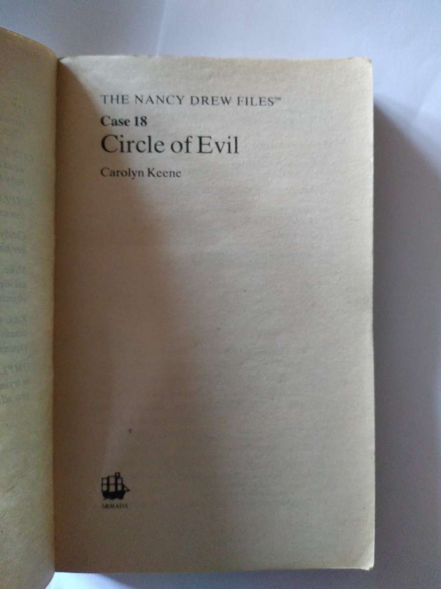 Nancy Drew Files , Case 18 Circle of Evil by Carolyn Keene-1997