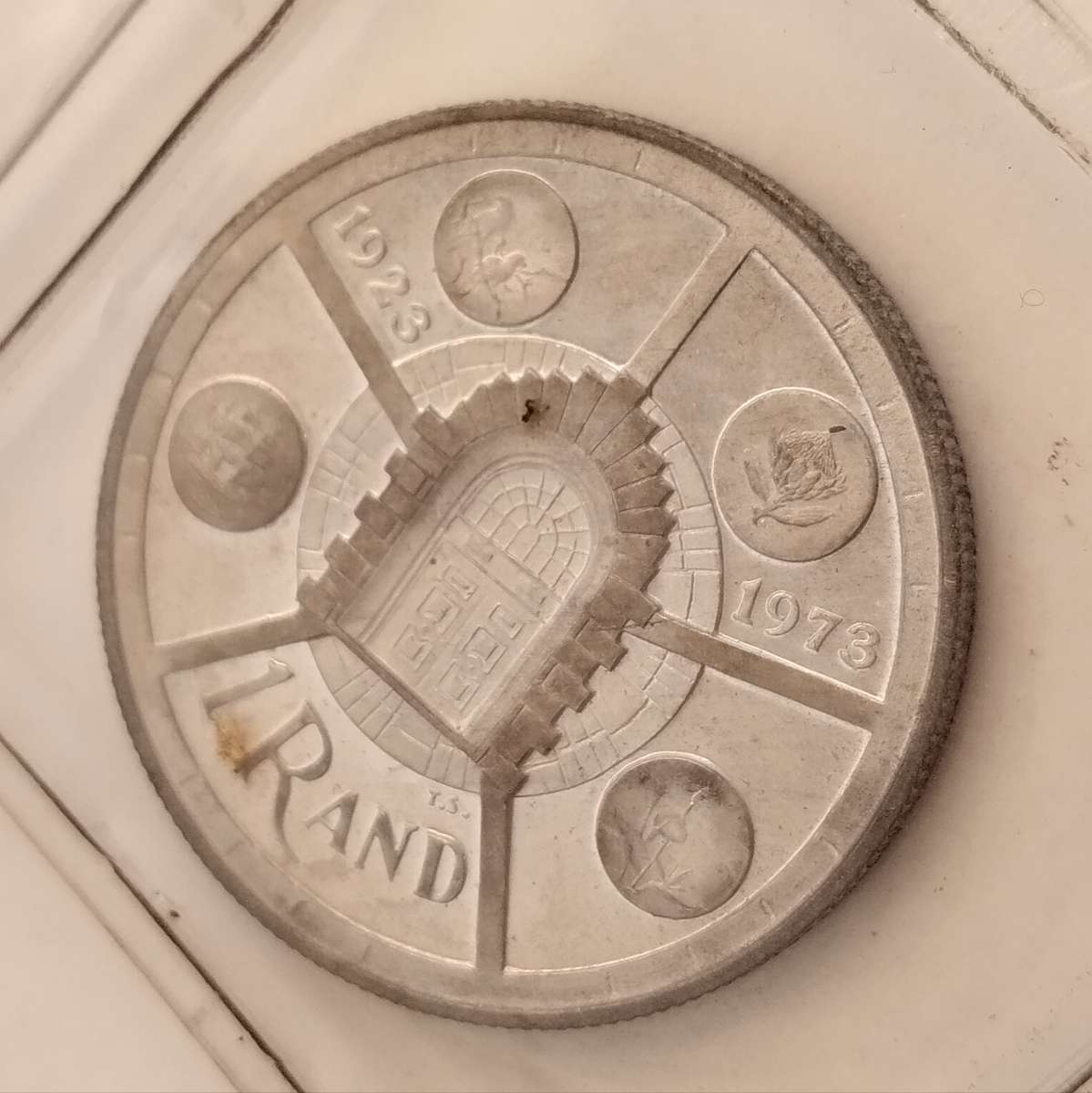 1974 UNC Mint Pack With Silver R1 #C0040