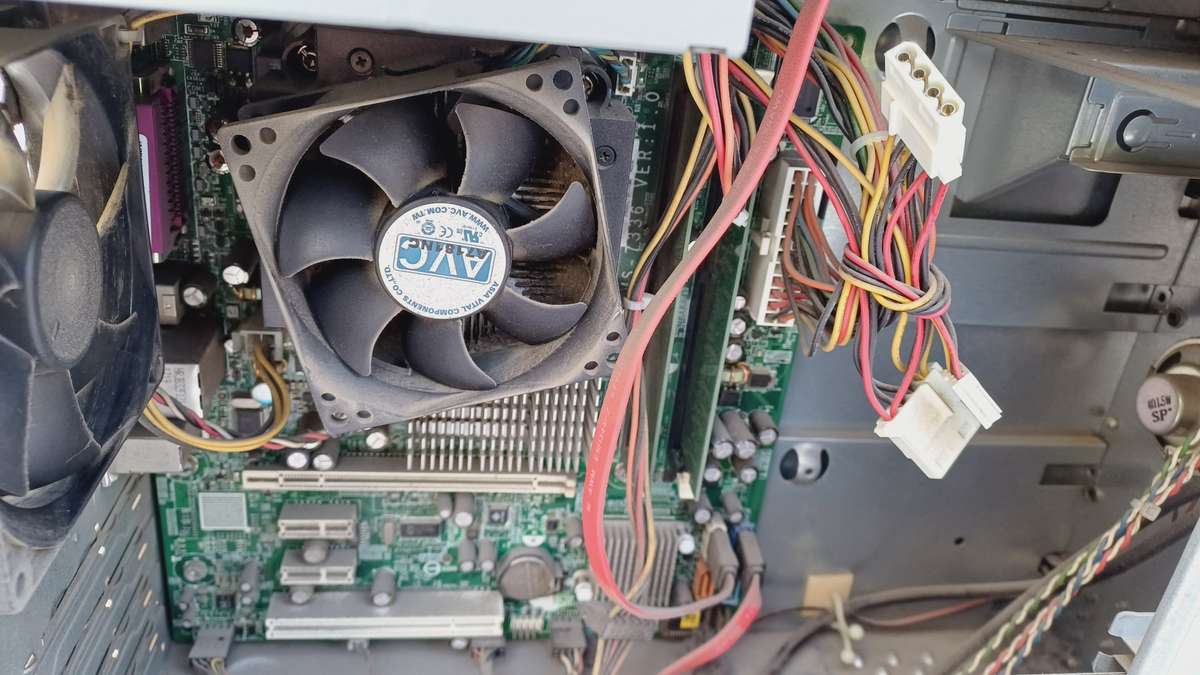 Computer & Screen up for bid [To use or for parts]