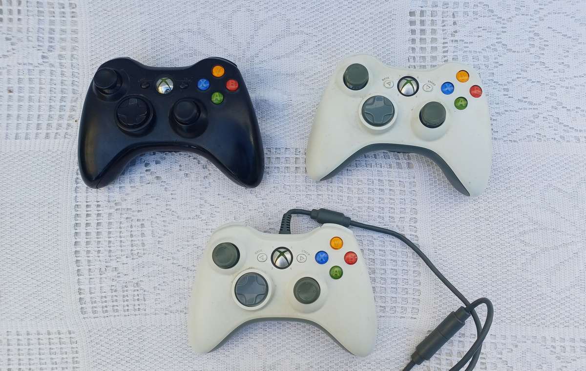 3x Xbox 360 Controllers