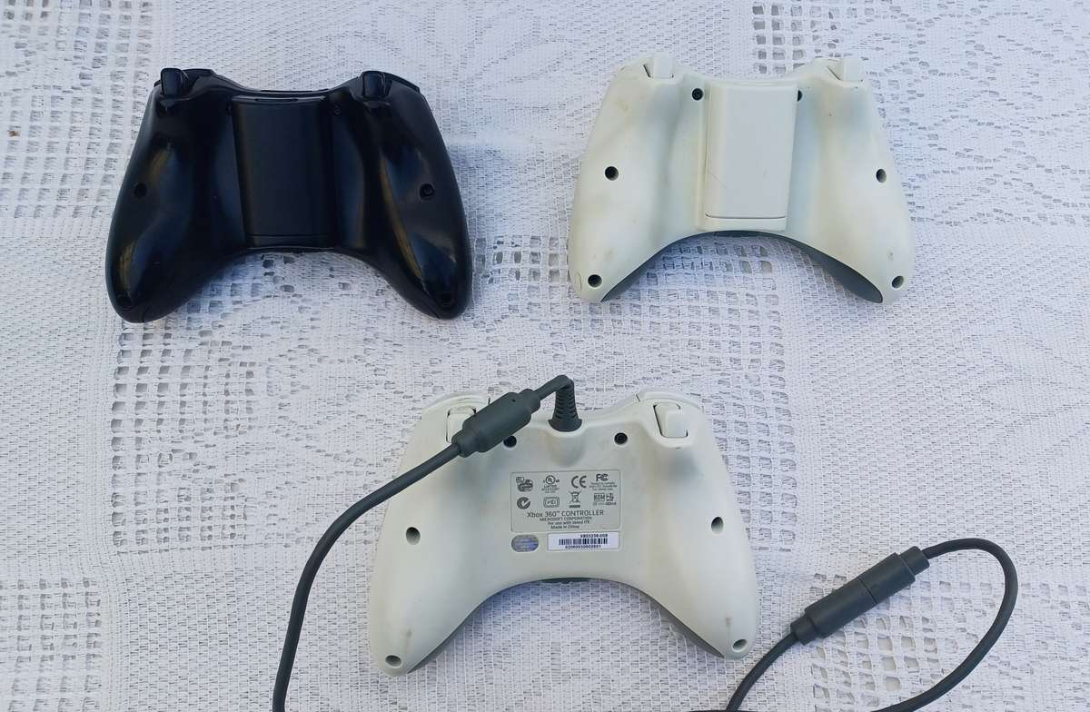 3x Xbox 360 Controllers