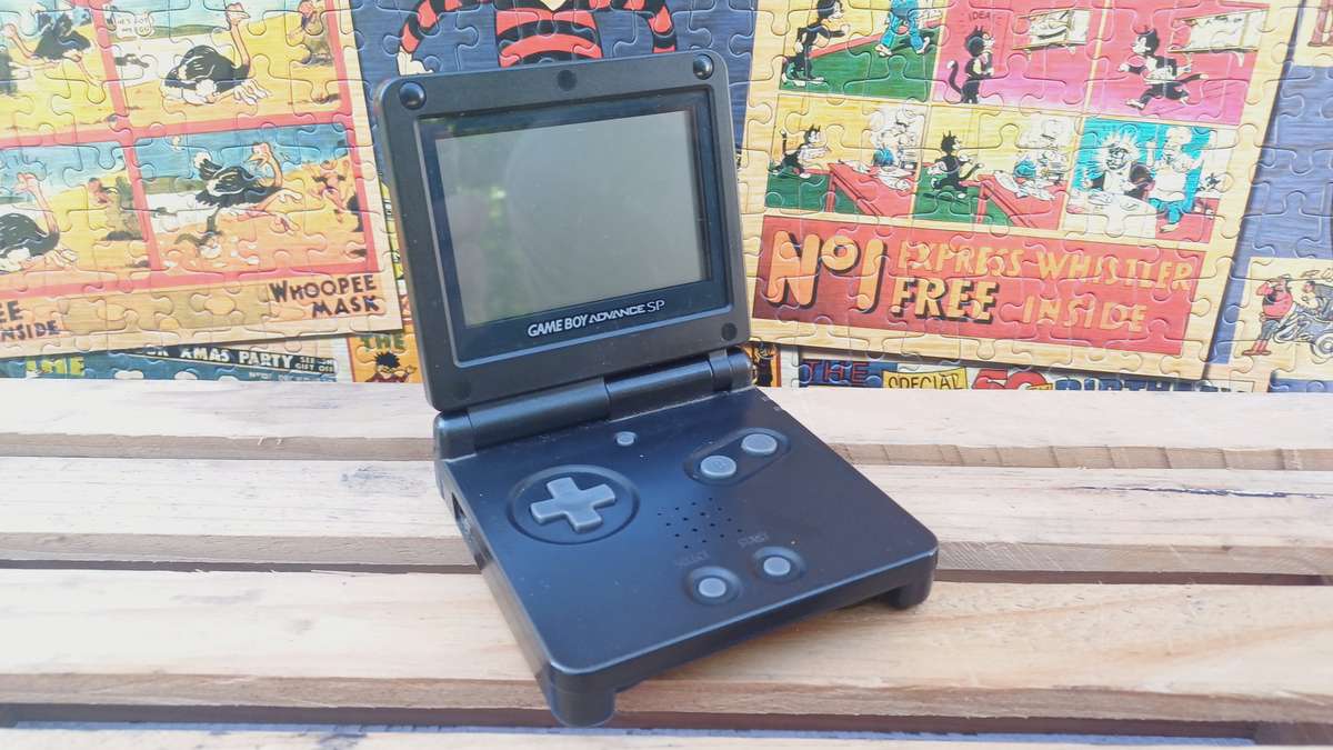 Gameboy Advance SP - Black /w Charger