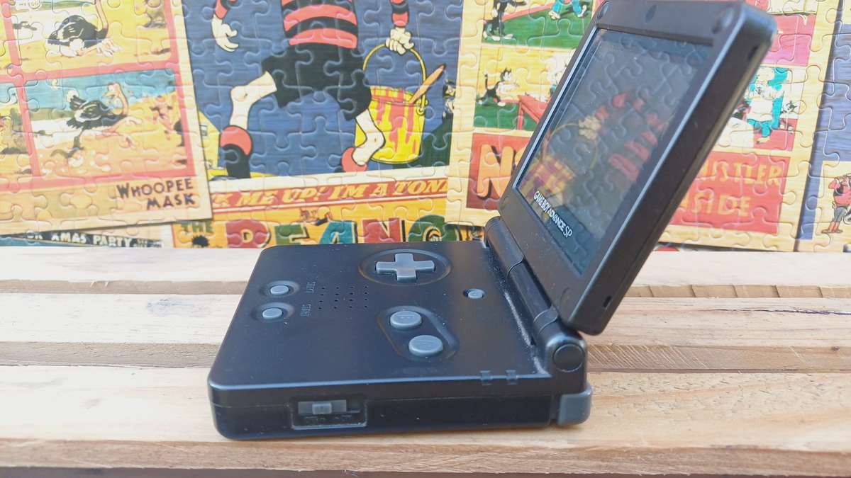 Gameboy Advance SP - Black /w Charger