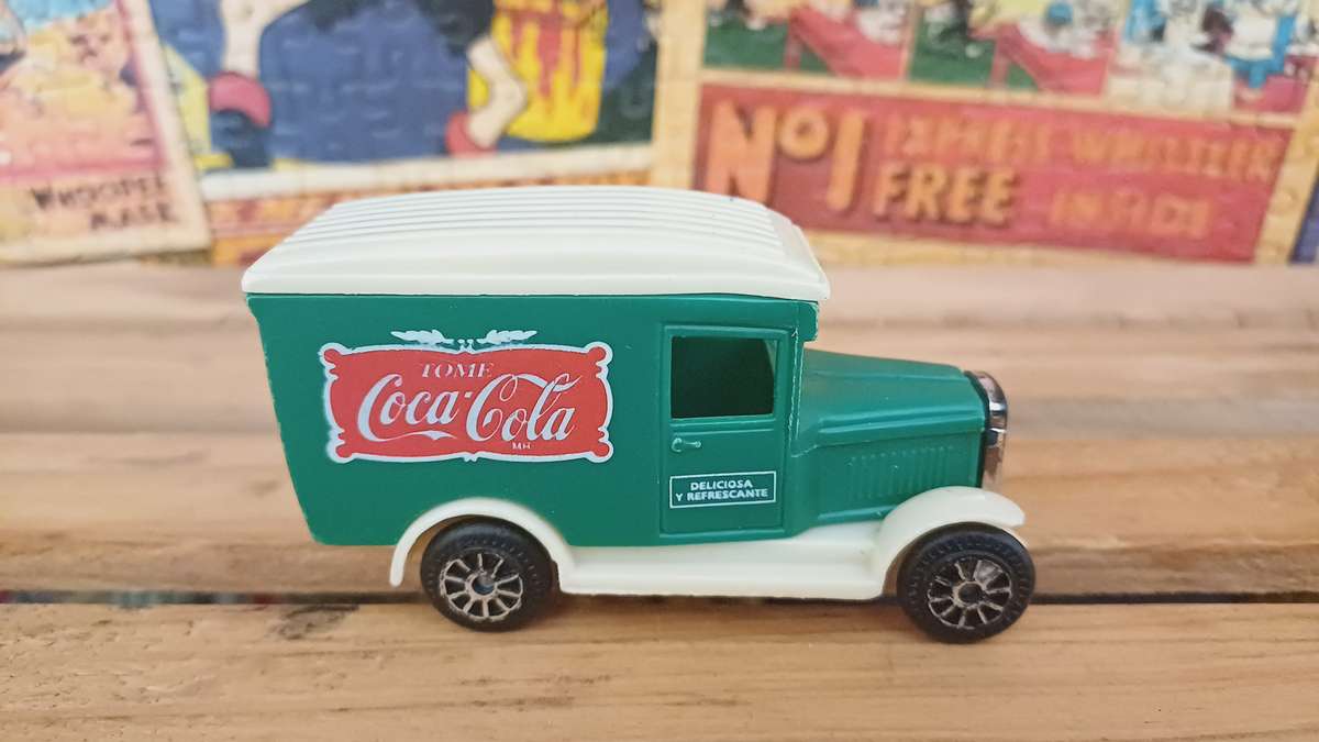 Tome Coca-Cola Truck (Plastic)