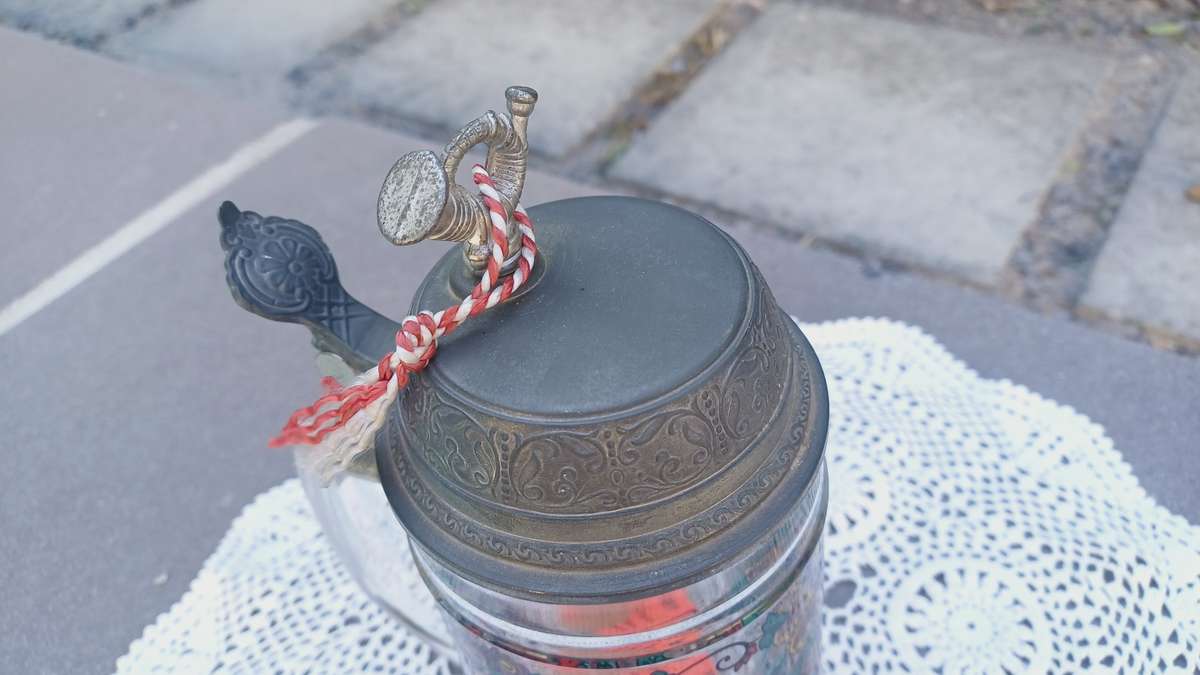 Vintage Glass Beer Stein Mug W/ Pewter Lid & Music Box Handpainted Lion Crest