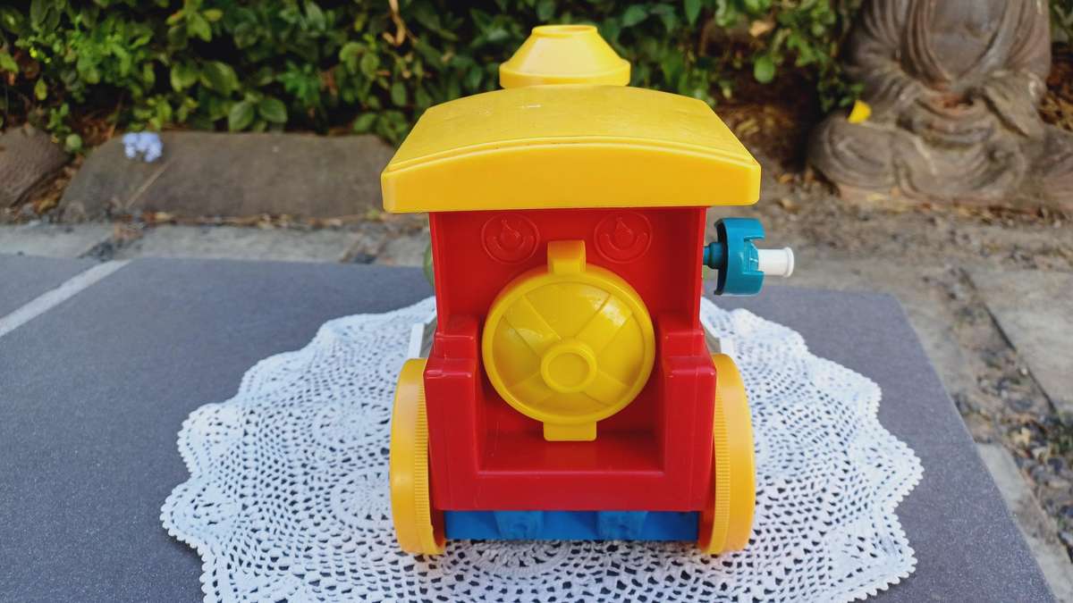 Vintage 1982 Playmates Wind-up Choo-Choo Train