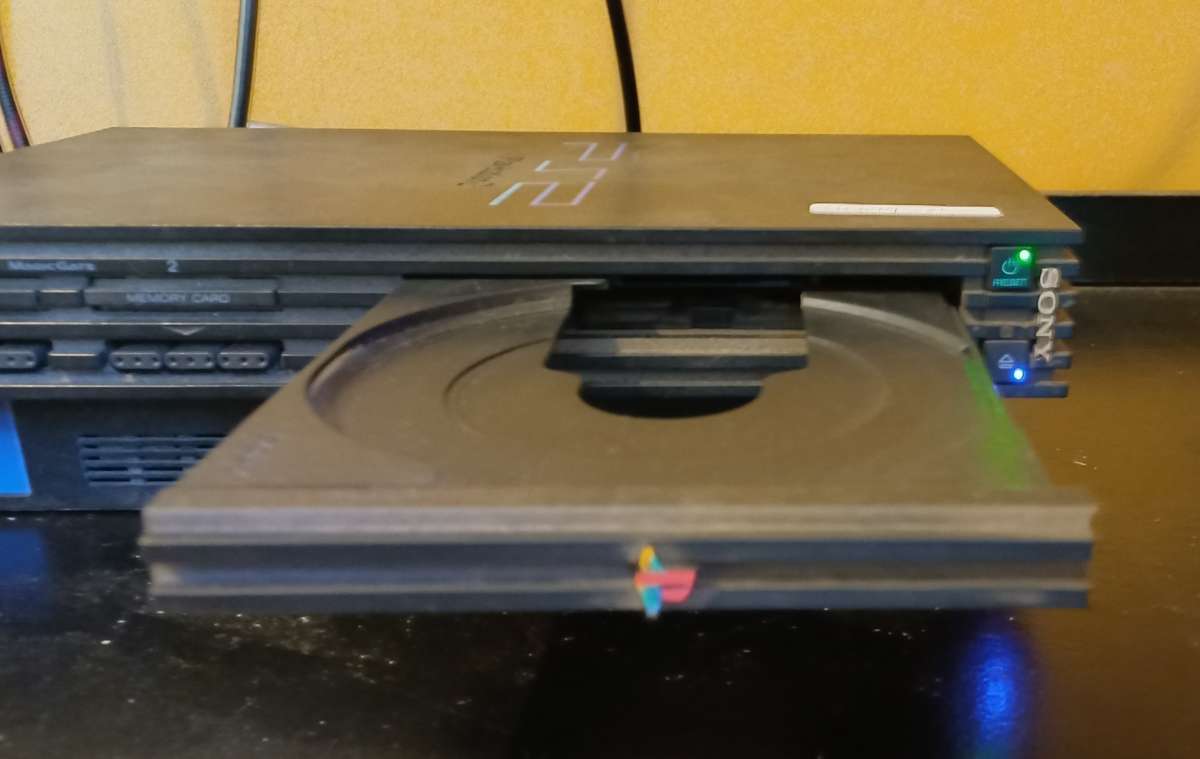 Sony PlayStation 2 Fat Console Model SCPH-50004 + 2 Controllers (No cables)