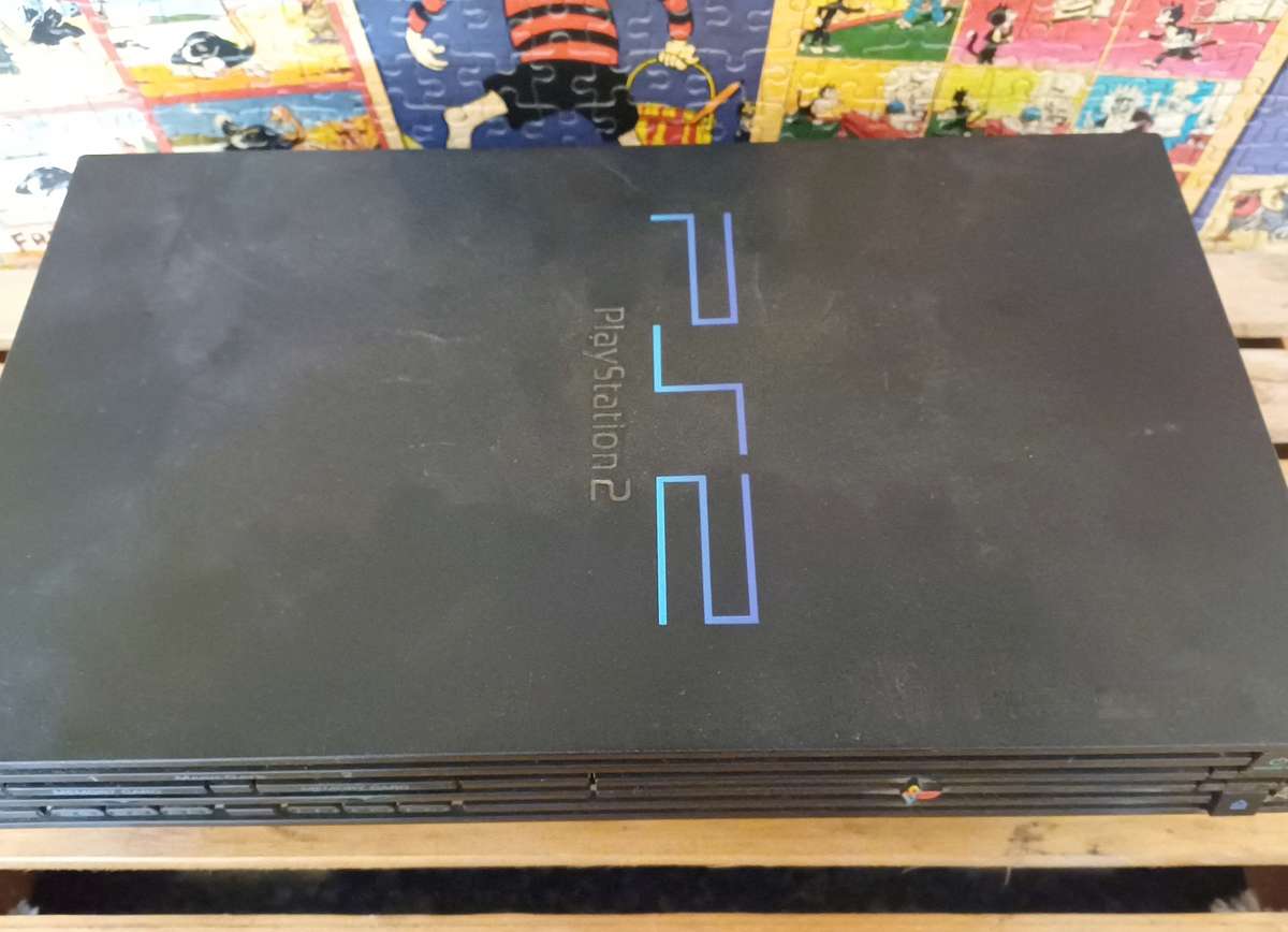 Sony PlayStation 2 Fat Console Model SCPH-50004 + 2 Controllers (No cables)