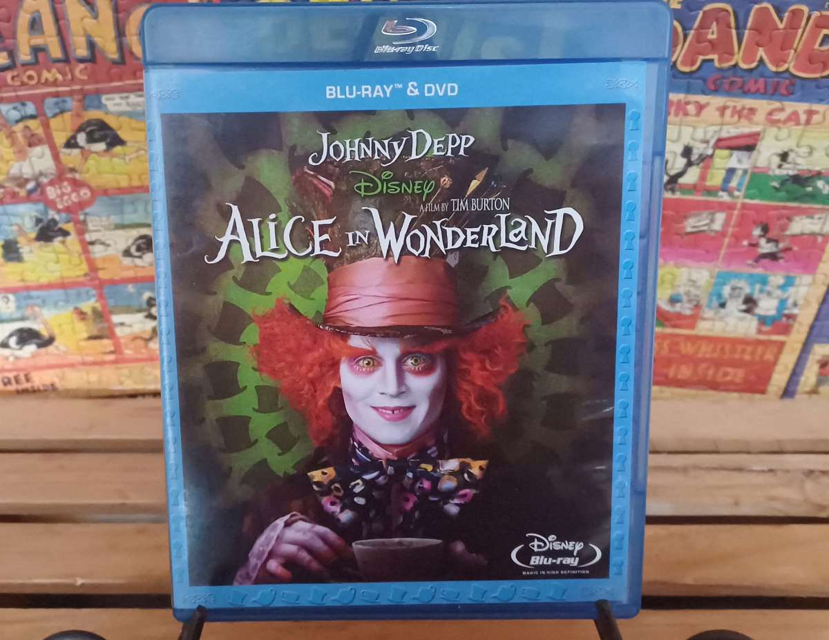 Alice In Wonderland (Blu ray/DVD)