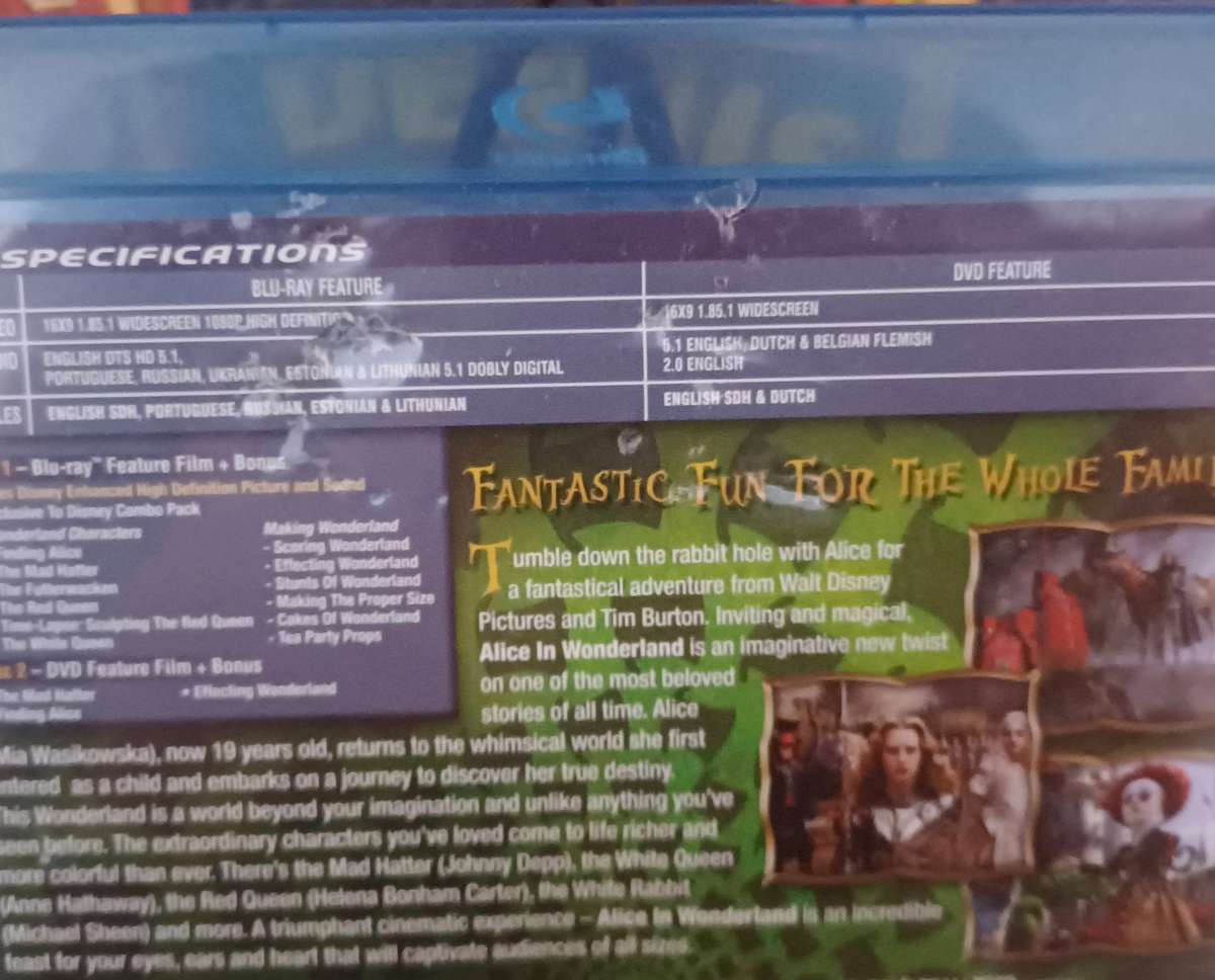 Alice In Wonderland (Blu ray/DVD)